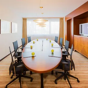 https://courtyard-duesseldorf-hafen.topcolognehotels.com